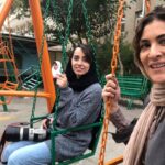 Vishka Asayesh Instagram - از سرى عكسهاى "مثلا چه نازيم " ايندفعه با فاطمه دوست داشتنى😍 @fatemetaghavi_ عكس: مونوپاد ويشكا🤩