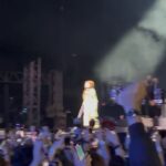 Vitória Falcão Instagram - fui muito feliz no @mita.festival 🤍 vi minha amiguinha vendo a banda do coração e sendo muito feliz. amei muito meu casal pefelido. me embrenhei com minhas irmãs, 1 e 3, uma em três, todas por uma e aquela pataquadinha q a gente sabe bem como é o amor. na última foto, tou em frente a prefeitura dessa cidade maluca q me dá um monte de coisa e me bota doida tb. a lua em cima, lucas e nay na minha frente, bem como minha vida é prontas pra turnê das namoradeiras? jajajajajjajajaja