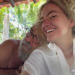 Vitória Falcão Instagram - o dia que eu achei que eu era um barco. a alegria que é ter o garga na vida. lótus e sua pipoca. a saudade de ceci. os escritos de bibia. o questionamento (?) de thais. meu buchinho cheio. dona inês e sua irmã. feldenkrais. e os cabelos de rosy.