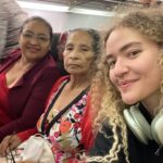 Vitória Falcão Instagram - o dia que eu achei que eu era um barco. a alegria que é ter o garga na vida. lótus e sua pipoca. a saudade de ceci. os escritos de bibia. o questionamento (?) de thais. meu buchinho cheio. dona inês e sua irmã. feldenkrais. e os cabelos de rosy.