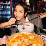 Vivian Sung Instagram – 冷到我一直翻舊照
幻想吃熱呼呼的火鍋 (｡ ́︿ ̀｡)

#卻正在吃優格的我 
#人生啊