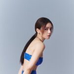 Vivian Sung Instagram – 寧可不斷地去挑戰，也不要過著平淡無聊的日子。

突然想起年初時寫的專欄 -「趣你生命的每一刻」，慶幸現在的每一個選擇，都有延續當時文字的精神，不管是在穿搭或表演上，我真的很享受每次不同的突破跟蛻變。

–

好玩一直玩好玩一直玩～

原來，活的有趣也可以是美麗的動力呀！

#謝謝願意陪我瘋狂的你們
#謝謝現在的自己