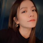 Vivian Sung Instagram – 躺了兩天養病，今天終於能水水的上班了✨🧚🏻‍♂️💕