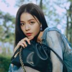 Vivian Sung Instagram - I know I’m pretty but tell me again 💕✨🌹 #LOEWE #LOEWEflamenco