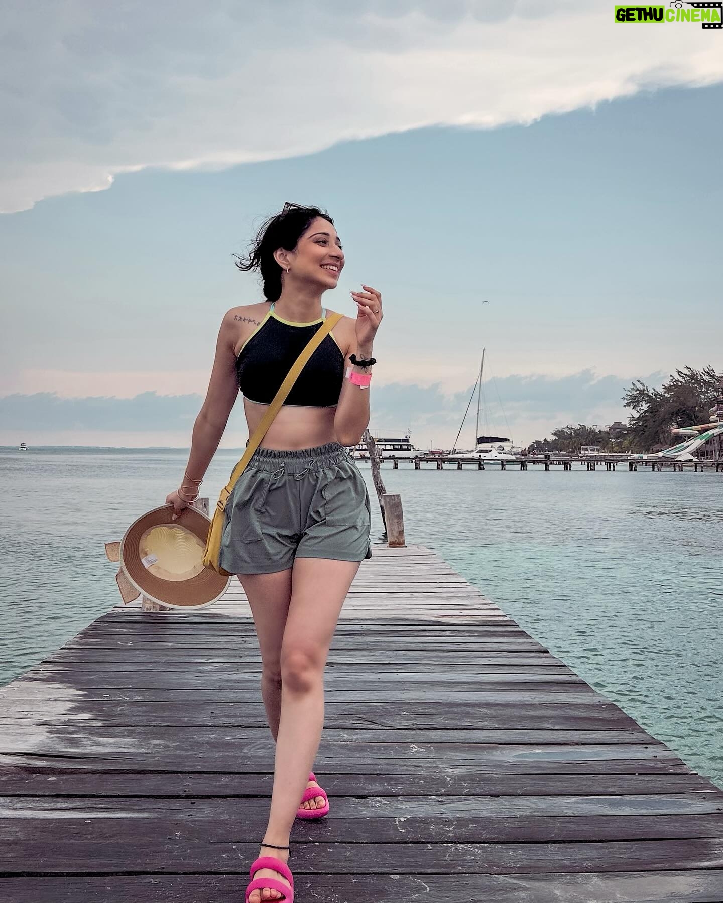 Vrushika Mehta Instagram - Tanning update ☀️ #cancun #honeymoon #picoftheday #instagood #vacation