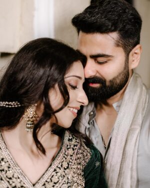 Vrushika Mehta Instagram - Mehendi night was filled with colours and giggles. We had a fun mission too – getting Saurabh to find his name in the mehendi design! 😄💍 Our families danced, laughed, and celebrated together, making it a beautiful night filled with love and joy. 💃❤️

Captured by: @smaryafilms 
Wearing: @gulabo_jaipur 
Jewellery: @neo_jewellers 

#rabhdivrushyy #mehndi