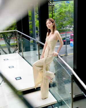Wan-Ting Tseng Instagram - 這套衣服也太好看了
我整個霸氣滿分
跟我戲裡面的角色完全判若兩人
期待已久的省省吧我家富貴發
為了讓媽味十足
我真的連保養的錢都省了
整部戲完全不化妝
隔離霜都不能有顏色的那種
比所有男演員的妝髮時間還短
其實我才是男主角🤣🤣🤣
四月十二號起每週五晚上十點
就要跟大家在三立都會台見面啦
你們會坐等收看吧⋯⋯

Outfit : #rokhHM #hm 
@hm @rokhofficial

Jewelry : @tasaki_intl #TASAKI #TASAKITAIWAN

Heels : @jimmychoo @bluebelltw