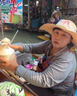 Wan-Ting Tseng Instagram - 泰熱情❤️
#thailand #hot #姐妹之旅