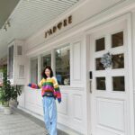 Wan-Ting Tseng Instagram - 今天找一家下午茶店，看到白白的裝潢就被吸引過去，靠近才發現是一家婚紗店，朋友說這家店你用不到⋯⋯ 為什麼大家都不好好聊天😏