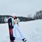 Wan-Ting Tseng Instagram - 今天給你們小辣 滑雪小白謝謝各界贊助 連護目鏡都是朋友提供 真的會愛上這片雪白的世界 #columbia #sorel #columbiasportsweartw