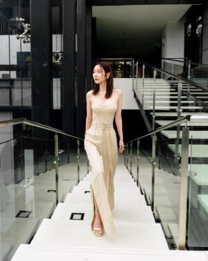 Wan-Ting Tseng Instagram - 這套衣服也太好看了
我整個霸氣滿分
跟我戲裡面的角色完全判若兩人
期待已久的省省吧我家富貴發
為了讓媽味十足
我真的連保養的錢都省了
整部戲完全不化妝
隔離霜都不能有顏色的那種
比所有男演員的妝髮時間還短
其實我才是男主角🤣🤣🤣
四月十二號起每週五晚上十點
就要跟大家在三立都會台見面啦
你們會坐等收看吧⋯⋯

Outfit : #rokhHM #hm 
@hm @rokhofficial

Jewelry : @tasaki_intl #TASAKI #TASAKITAIWAN

Heels : @jimmychoo @bluebelltw