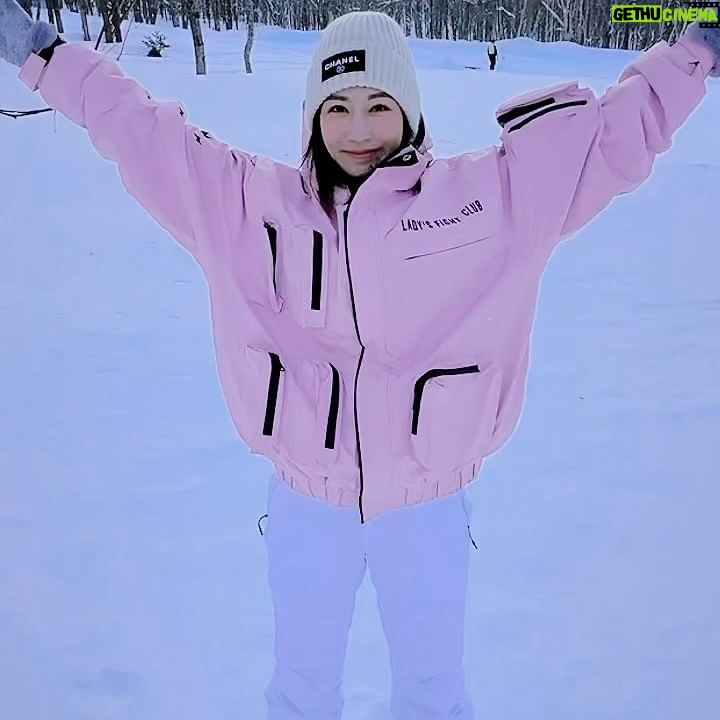 Wan-Ting Tseng Instagram - 人家是滑雪 我是在玩雪🤣🤣🤣