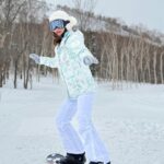Wan-Ting Tseng Instagram - 今天給你們小辣 滑雪小白謝謝各界贊助 連護目鏡都是朋友提供 真的會愛上這片雪白的世界 #columbia #sorel #columbiasportsweartw