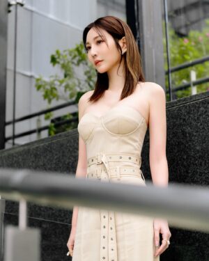 Wan-Ting Tseng Instagram - 這套衣服也太好看了
我整個霸氣滿分
跟我戲裡面的角色完全判若兩人
期待已久的省省吧我家富貴發
為了讓媽味十足
我真的連保養的錢都省了
整部戲完全不化妝
隔離霜都不能有顏色的那種
比所有男演員的妝髮時間還短
其實我才是男主角🤣🤣🤣
四月十二號起每週五晚上十點
就要跟大家在三立都會台見面啦
你們會坐等收看吧⋯⋯

Outfit : #rokhHM #hm 
@hm @rokhofficial

Jewelry : @tasaki_intl #TASAKI #TASAKITAIWAN

Heels : @jimmychoo @bluebelltw