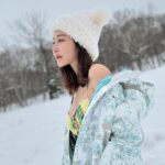 Wan-Ting Tseng Instagram - 今天給你們小辣 滑雪小白謝謝各界贊助 連護目鏡都是朋友提供 真的會愛上這片雪白的世界 #columbia #sorel #columbiasportsweartw