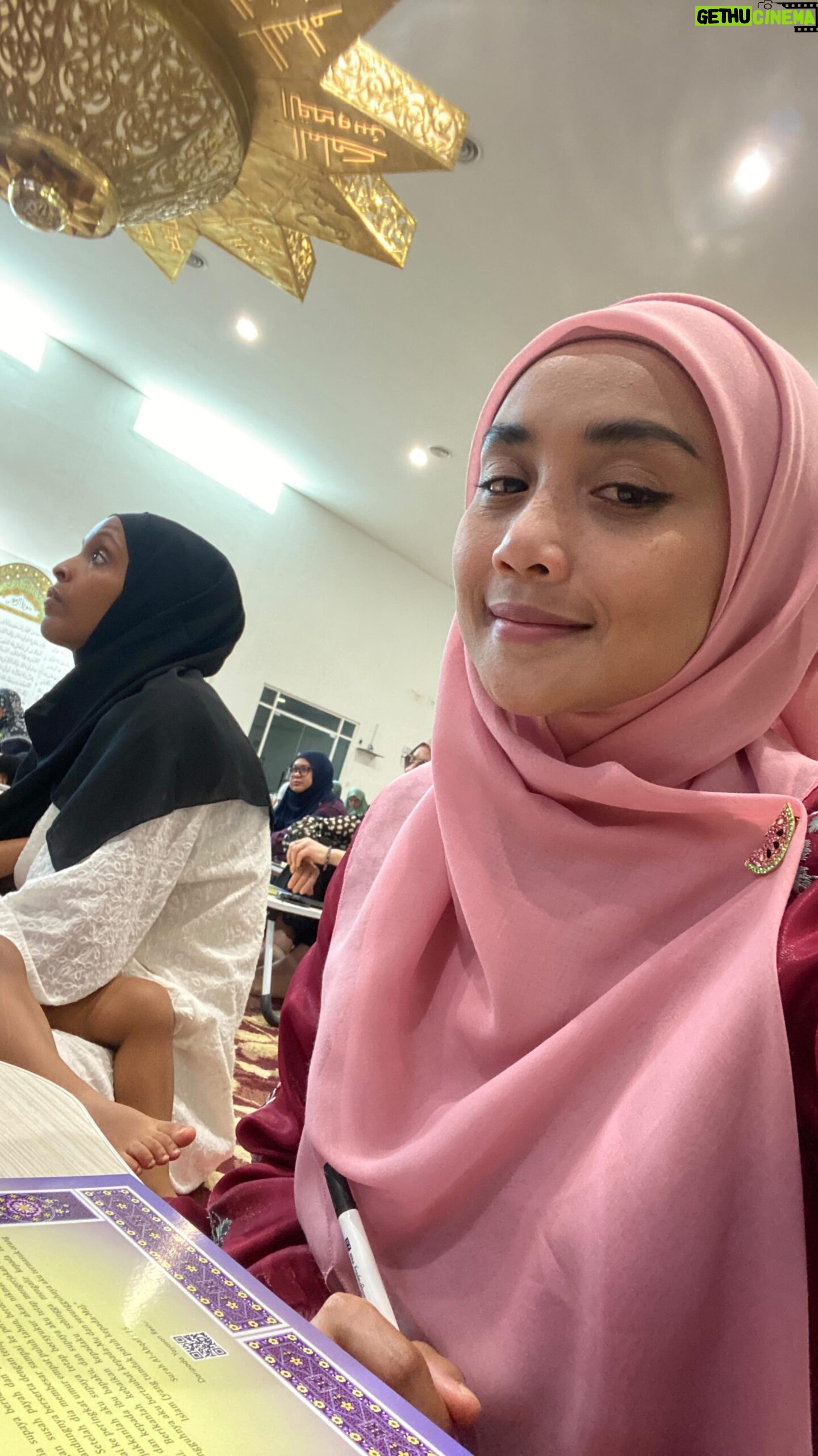 Wan Sharmila Instagram - Feeling grateful for being in this meaningful program. My new playground .. @nasyrulquranofficial