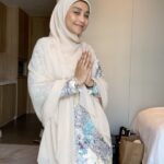 Wan Sharmila Instagram - Berangan dulu. Sweet tak? Heheh. Tergedik-gedik macam ulat dah! 🙈 😍 Tak sabar nak pergi rumah awak. 😉 @angguncottoncollection_hq #Anggunrayakaliniberbeza