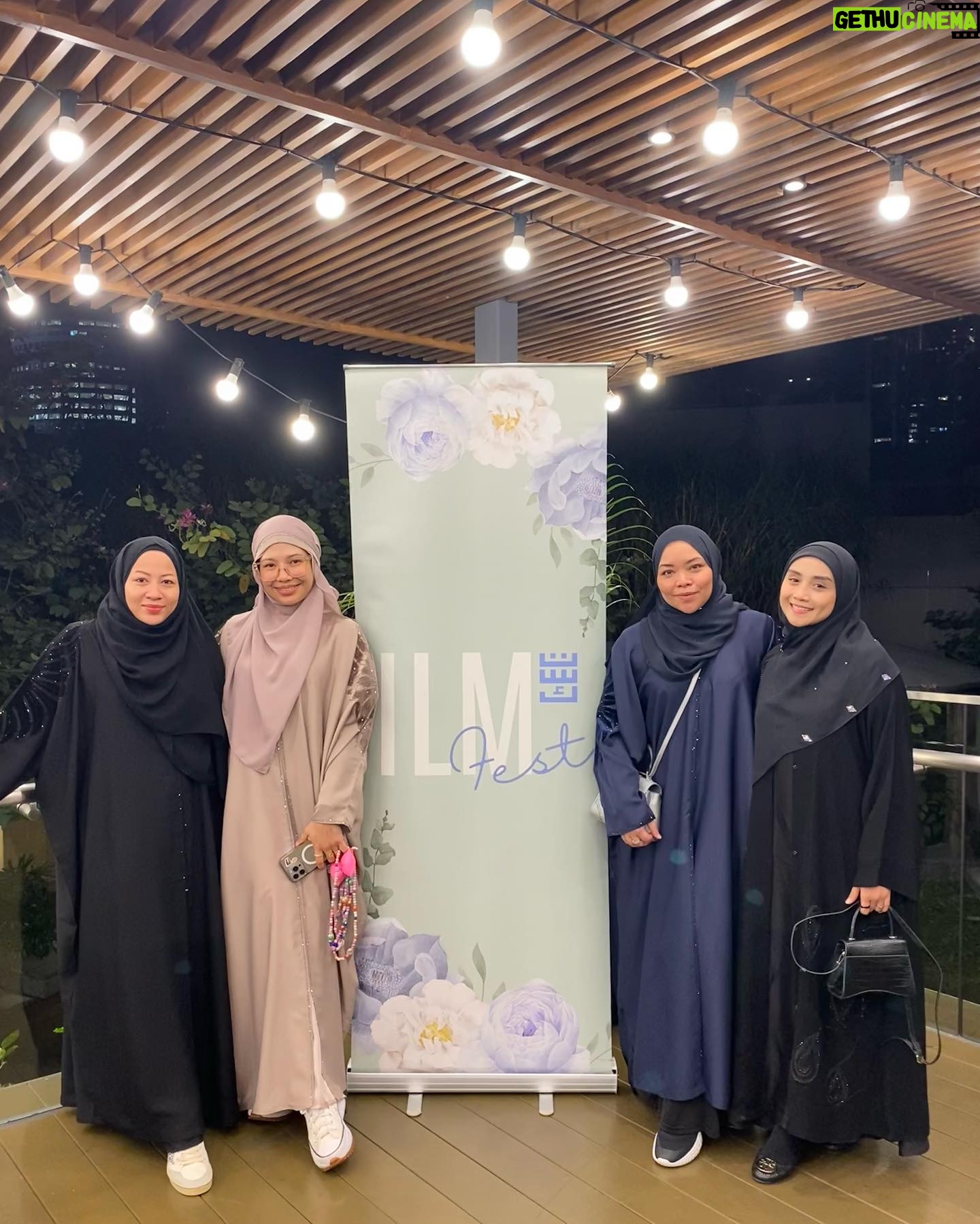 Wan Sharmila Instagram - U need companionship.. (become stronger as mountain) increase iman together… eg: go umrah together.. wake friends to ibadah.. etc.. 👆🏻 Antara note yang sempat lala salin during IlM Fest Also the best homework for us to do : About 10 sabahat Nabi Muhammad SAW were promised Jannah. MasyaaAllah. Inspiring . Jom kita buat sama2! 🫀♥️ Thank you very much to @kaiyisah @iamiliiiiiiii @zandrahakimi all beautiful ladies with beautiful heart for having me. Xoxo!