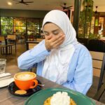 Wan Sharmila Instagram - I’d rather take coffee than compliments. Bitter but grounded . F :) That smile matters. Alhamdulillah thank you 😊