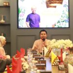 Wan Sharmila Instagram – Sudah tertulis.. cerita semalam yang indah. Seindah sahabat-sahabat yang hadir semalam. Hope korang enjoy dengan ‘PP’ yang Lala buat.😄. Kemonnn kita pun ada private party! 🤗

Jom kita siap-siap tulis doa-doa supaya kita boleh baca 5 minit sebelum berbuka puasa Ramadhan nanti. Ingat untuk minta akhirat banyak2 tau! Doa org yg berpuasa pada bulan Ramadhan InnSyaaAllah diangkat.😉🫶

Thank you Da’i @izzharnazri diatas ilmu. 

Thank you juga buat yang baik hati bagi goodies yang banyak untuk semua. Korang boleh support business beliau tau. @sspremiumbites 

Semoga @thenurmy terus dalam Rahmat & Kasih Sayang Allah ♥️🌸