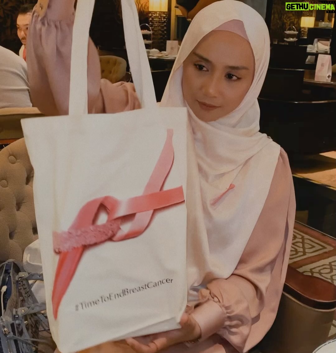 Wan Sharmila Instagram - An afternoon hi-tea with Estee Lauder in conjunction with Breast Cancer Awareness πποΈ @esteelaudermy @mo_kualalumpur #elcm #esteelaudermy #timetoendbreastcancer #pinkoctober #pinkafternoontea