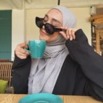 Wan Sharmila Instagram - Di pagi hari Gong Xi Fa Chai. Alang-alang ada paparazzi ambil gambar kita … kita post terus.😎 May Allah berikan kemenangan luar biasa untuk pekerjaan dan usaha kita semua. Aminn .♥️ Don’t underestimate doa. DIA suka kita selalu mengharap dan meminta kepadaNYA. Happy Holiday semua!
