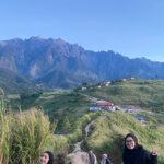 Wan Sharmila Instagram - Breathtaking beauty. 🫀♥️ They said : early bird gets the worm. 🐛 We hiked seawal pagi 6 am sampai di atas. MasyaAllah. SubhanAllah. Rezeki . “Maka berjalanlah merata-rata ceruk rantaunya, serta makan dari rezeki yg dikurniakan Allah” - Surah Al Mulk #kundasang #sabah #mountkinabalu