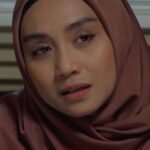 Wan Sharmila Instagram - Wanita kena kuat. Lekaki tolong jadi suami yang kuat iman please….. #wanitasyurga Isnin-Jumaat , 7malam, @tv3malaysia
