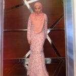 Wan Sharmila Instagram – Tengah practice nak berjalan raya rumah mak awak. Kalau comel macam ni boleh dapat duit raya tak? ☺️ 
Selamat Hari Raya .. 😍

*sorry la caption miang pulak* 

@angguncottoncollection_hq 

#anggunrayakaliniberbeza