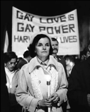 Wanda Sykes Instagram - Senator Feinstein was the power broker California needed when our darkest days were in front of us. I will never forget her tireless efforts to assert and empower voices of the LBTQIA  community. Sharing an article in my stories that shows just what she accomplished to continuously reenforce her stance as a leader for social justice and equality. Rest in power.