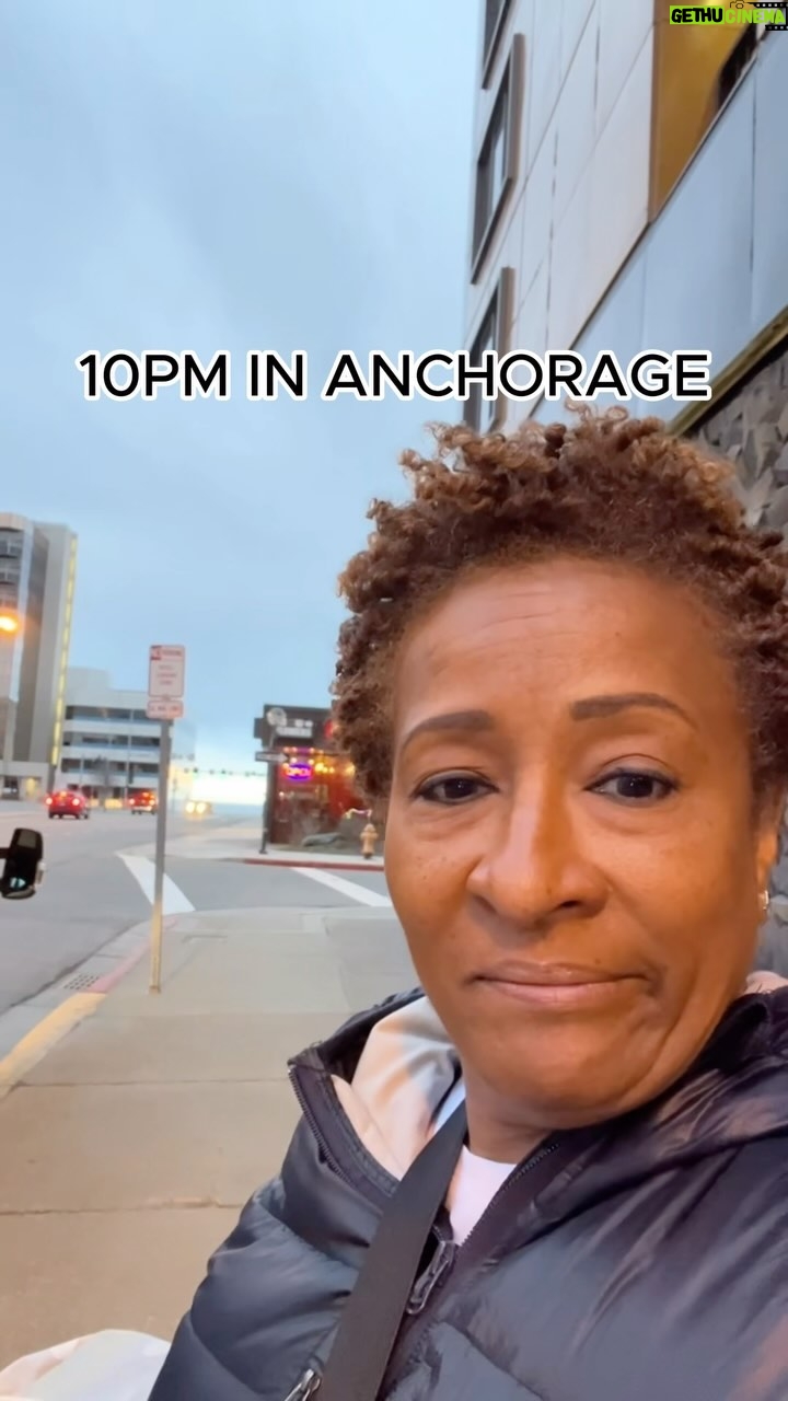 Wanda Sykes Instagram - Is 10pm in Anchorage anything like 5am in Toronto? #pleaseandthankyou