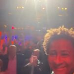 Wanda Sykes Instagram - DETROIT MOTOR CITY…thank you to the SOLD OUT crowd and @vecinodetroit for staying up late with us! Support @ruthelliscenter! More in my stories ↖️ #pleaseandthankyou
