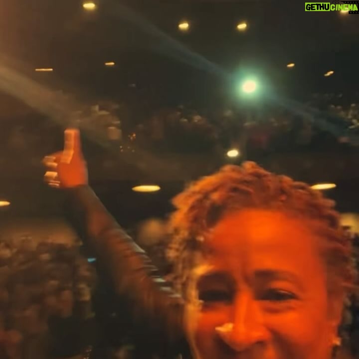 Wanda Sykes Instagram - Another great weekend of #pleaseandthankyou tour stops. Thank you Rochester and Kingston! Also special thanks to @reddrochester for a fantastic meal! More dates coming up this fall, tix at wandasykes.com
