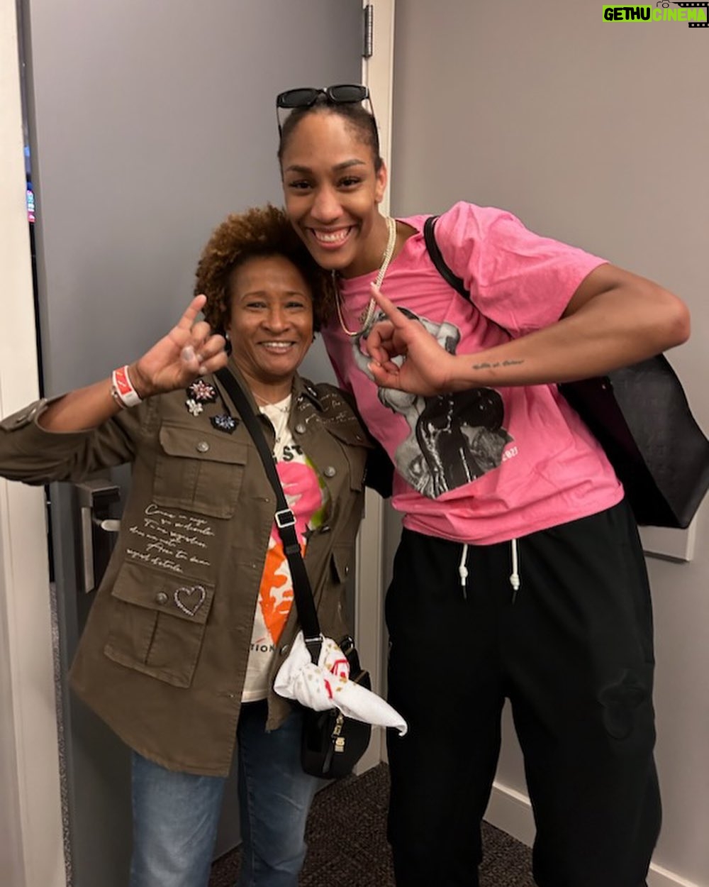 Wanda Sykes Instagram - Game 3 tonight! #RaiseTheStakes #WNBAFinals @lvaces @iamalexsykes