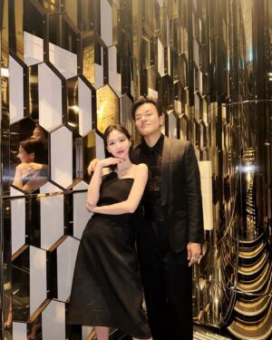 Wang Feifei Instagram - 여전히 멋찌고 귀여운 우리 진영오빠 오랜만이에요 ❤️
@asiansoul_jyp