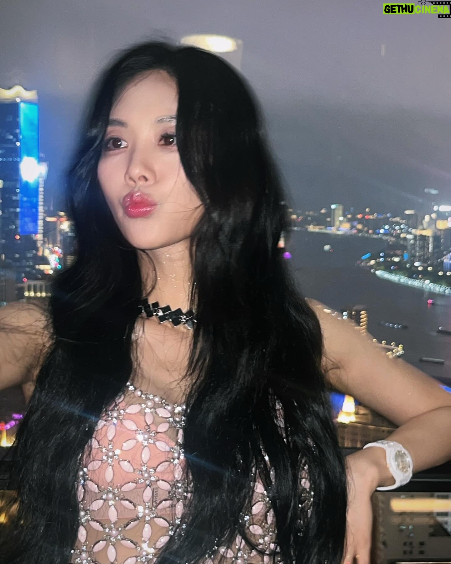 Wang Feifei Instagram - Beautiful Night in ShangHai #FentyBeautybyRihanna 🔥