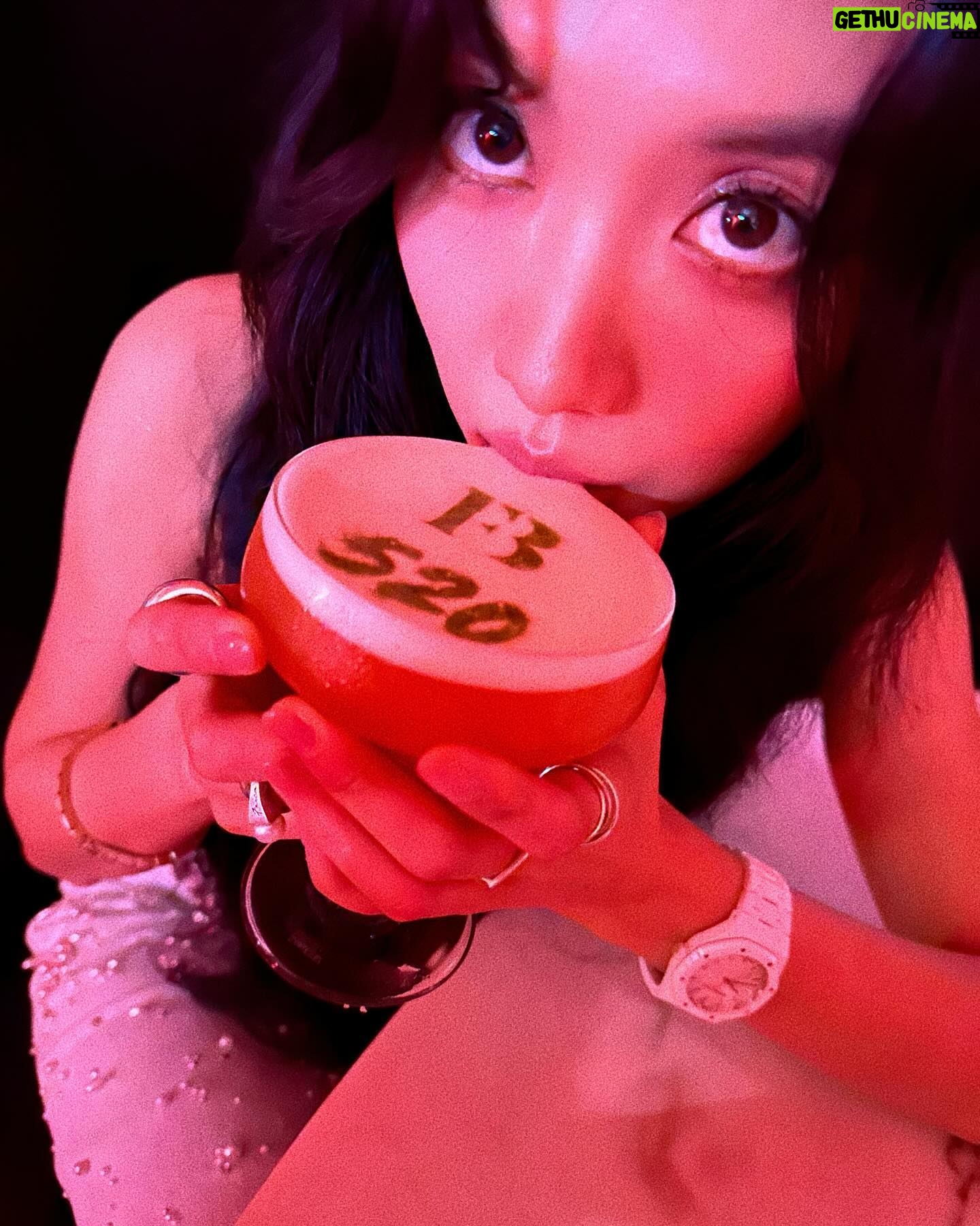 Wang Feifei Instagram - Beautiful Night in ShangHai #FentyBeautybyRihanna 🔥