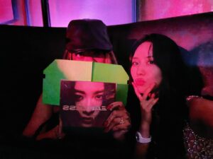 Wang Feifei Instagram - What a special day！
What a special 520night!
#fentybeautybyrihanna ❤️