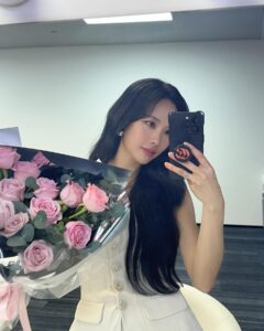 Wang Feifei Instagram - 开工大吉