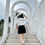 Wang Feifei Instagram - 不亏是我好闺蜜！就怕我运动量不够.回来第二天就给我约课. 好吧！第一次认真的学高尔夫球⛳️. 不过这身高尔夫的衣服原本买来打网球🎾的！🤣