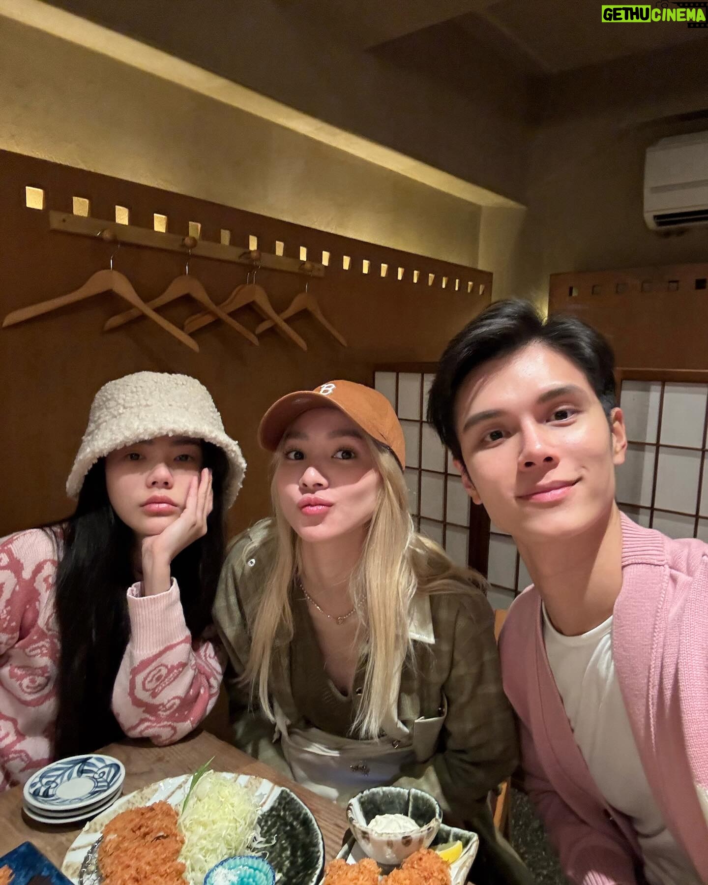 Wanida Termthanaporn Instagram - Strolling around Kyoto at night with these two 😘