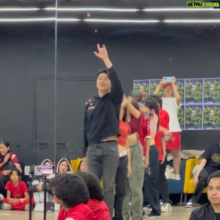 Wanida Termthanaporn Instagram - Run though #rsmeetingconcert2024 #girlyberry