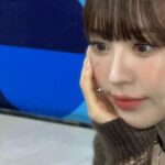 Wendy Instagram - 인기가요 ‘ Wish You Hell ’ !!✨👩‍👧‍👧✨