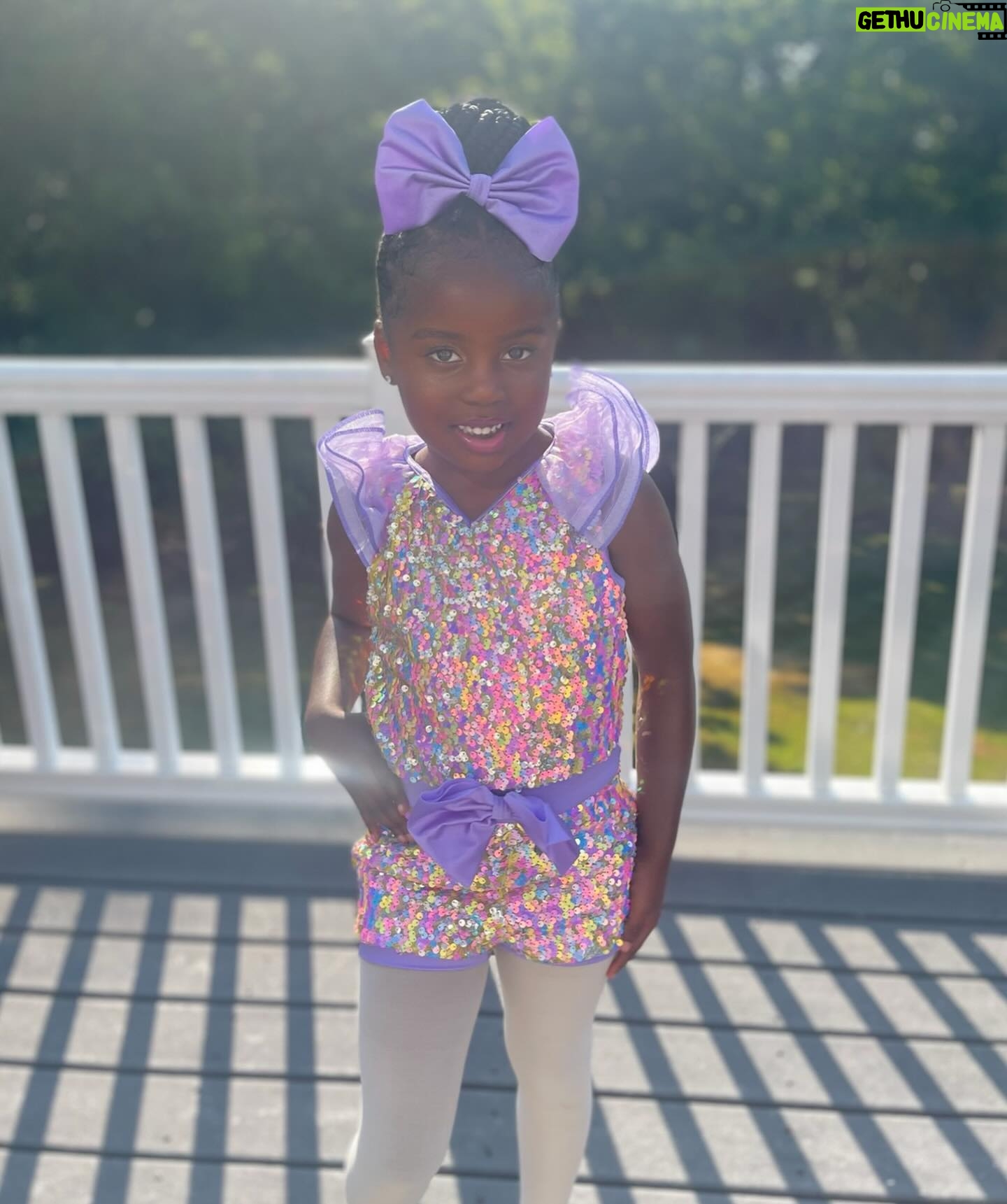Wendy Osefo Instagram - One minute you’re changing her diaper, next minute you’re at her first ballet recital 🥹. It’s all happening too fast🥲. My Kam girl 💜