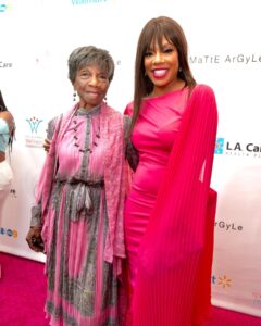 Wendy Raquel Robinson Instagram - 2022 Reflections...redirections...and projections...it's been a ride, and I wouldn't trade this journey for anything! Thank you God for the lessons, blessings and awakenings, I am grateful for them all! I'm looking forward to the future filled with infinite possibilities...walking with grace and in purpose. Sending you and yours light, love, laughter and unspeakable joy! Happy New Year's Eve y'all💋