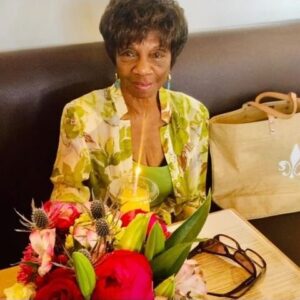 Wendy Raquel Robinson Instagram - Just because I freaking love you mommy!!!! #appreciationpost ❤️❤️❤️❤️#MyGoodEnergy Always in ALL WAYS🙏🏾 #Blessed #Grateful4You✨