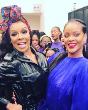 Wendy Raquel Robinson Instagram - How 'bout a round of applause!👏🏾👏🏾👏🏾👏🏾 Y'all ready for @badgalriri concert at the #superbowl🔥 Letssss go💋May the finest men win! ##takeabow #blackhistory #rhianna #thegame #standingovation