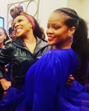 Wendy Raquel Robinson Instagram - How 'bout a round of applause!👏🏾👏🏾👏🏾👏🏾 Y'all ready for @badgalriri concert at the #superbowl🔥 Letssss go💋May the finest men win! ##takeabow #blackhistory #rhianna #thegame #standingovation