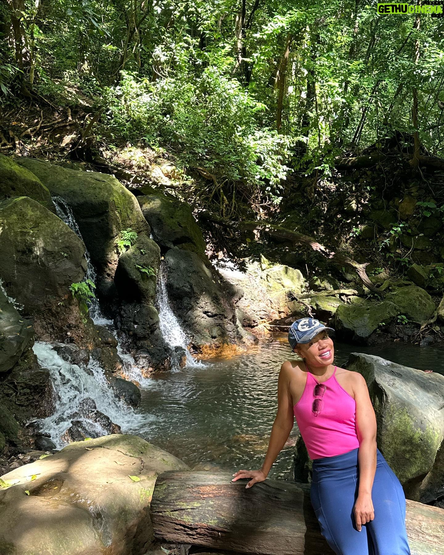 Wendy Raquel Robinson Instagram - Here's some Hawaiian sunshine for your timeline, whoever said it never rains in Southern California lied🤔 Dint know about you but, 'Rainy days and Mondays always gets me down-The Carpenters... Be your own sunshine🌺