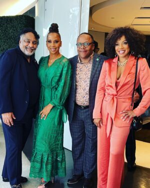 Wendy Raquel Robinson Instagram - Stepping out of Women's History month with #Gratitude and #Thanksgiving for being a WOMAN! Vulnerable, courageous, vibrant, vivacious and eccentric...without judgement...PERIOD! Sending love to all of the #WomenInTheWorld, you are ENOUGH! Never shrink, as heavy as it gets, let's continue to lift each other up higher than we can imagine! Have a glorious weekend ladies!!! 
*Special thank you to Dr. Sheila Robinson and the #5th Annual Innovation Leadership Summit, thank you for seeing ME & @amazinggraceconservatory and filling my cup up, it was an honor to be at the table and in the room with such amazing WOMEN and SHEROS! 
#Inspired #full #purposedriven #honored 
Glam @deedeekelly 
@hairbychadandre
Smile @GOD🙏🏽